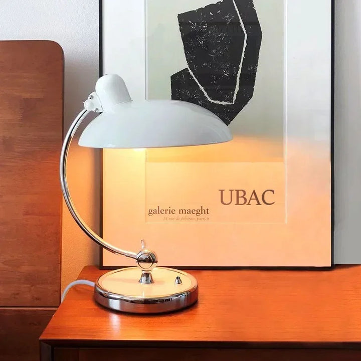 Darion™ | Schlanke, flexible und Zeitlose Schreibtischlampe