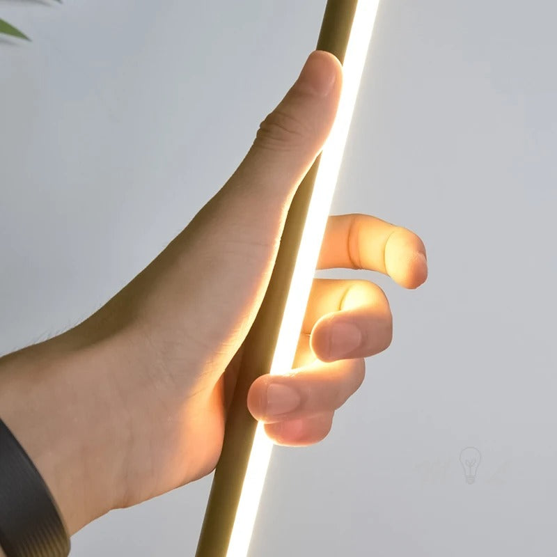 Esraa™ | Moderne Hohe LED-Stehleuchte