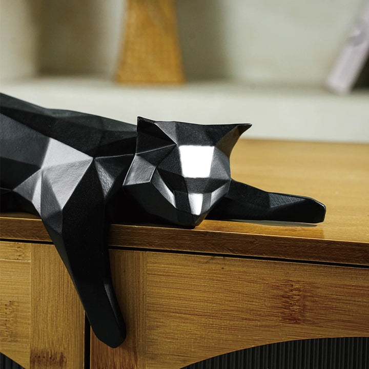 Cedro™ | Geometrische Statue einer ruhenden Katze