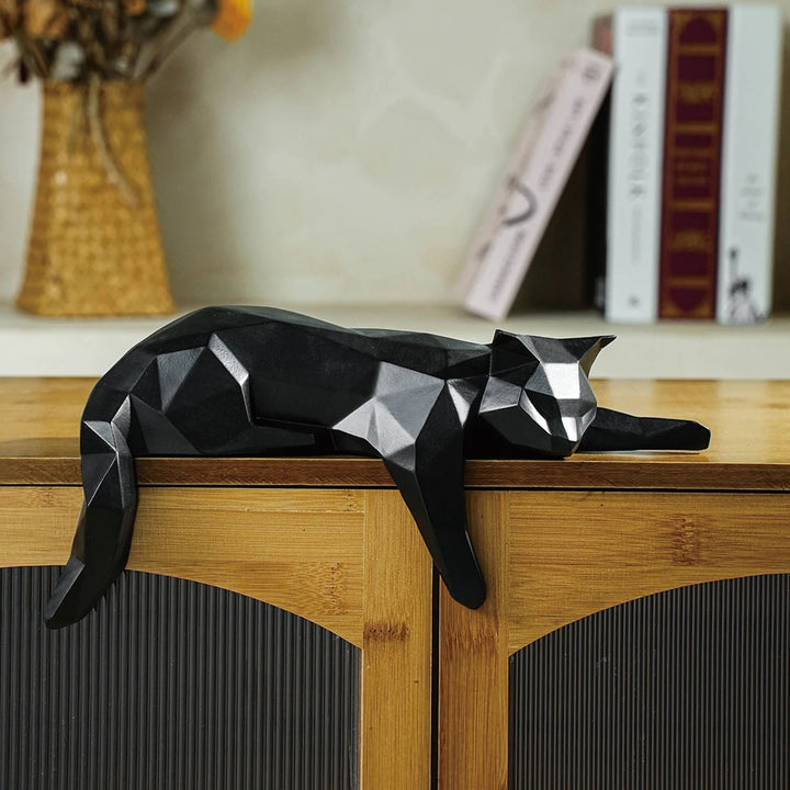 Cedro™ | Geometrische Statue einer ruhenden Katze